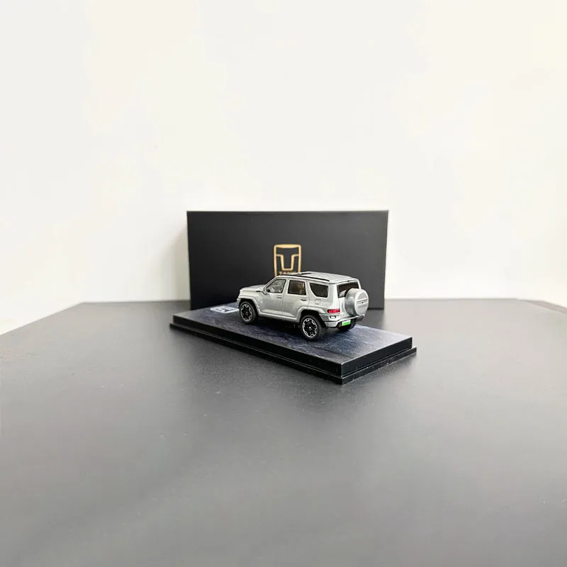 Black Diecast SUV Model by WELLY 1:64 Scale 5 Black Diecast SUV Model by WELLY 1:64 Scale - Image 5