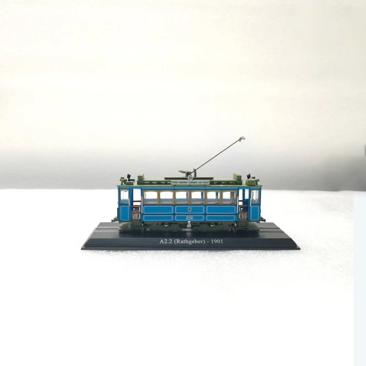 European Luxury Tram Model 1:87 Scale 4 European Luxury Tram Model 1:87 Scale - Image 4