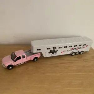 Vibrant Pink Pickup Truck with Trailer Model 11 Sc6be5b58fd8c4b04879f142d444df537q