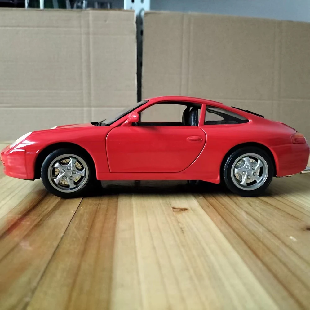 1:18 Scale Porsche 911 Carrera Model for Collectors 6 1:18 Scale Porsche 911 Carrera Model for Collectors - Image 6