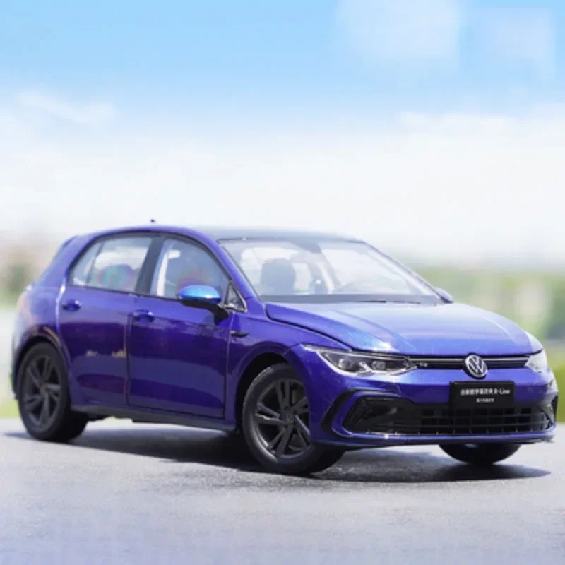 Volkswagen Golf 8 1:18 Diecast Model Collection 7 Volkswagen Golf 8 1:18 Diecast Model Collection - Image 7