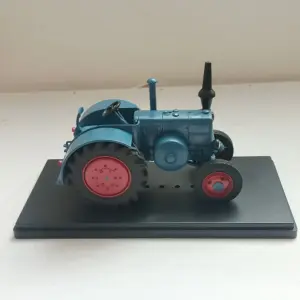 Vintage Lands Bulldog 1937 Tractor Model 1:35 Scale 5 Sc6e8a5a4996343f381c59b1c51a30c51M
