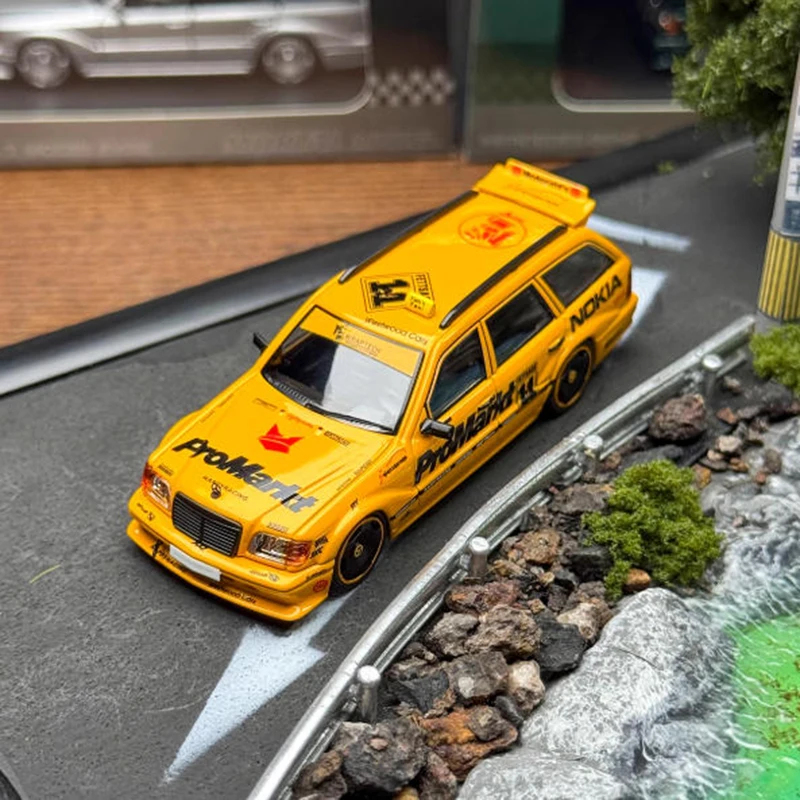 1/64 Scale Alloy Station Wagon Model 4 1/64 Scale Alloy Station Wagon Model - Image 4