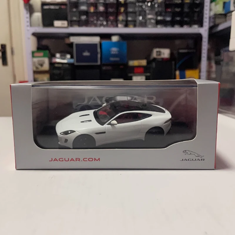 Jaguar F-TYPE Coupe R 1:43 Diecast Model 6 Jaguar F-TYPE Coupe R 1:43 Diecast Model - Image 6