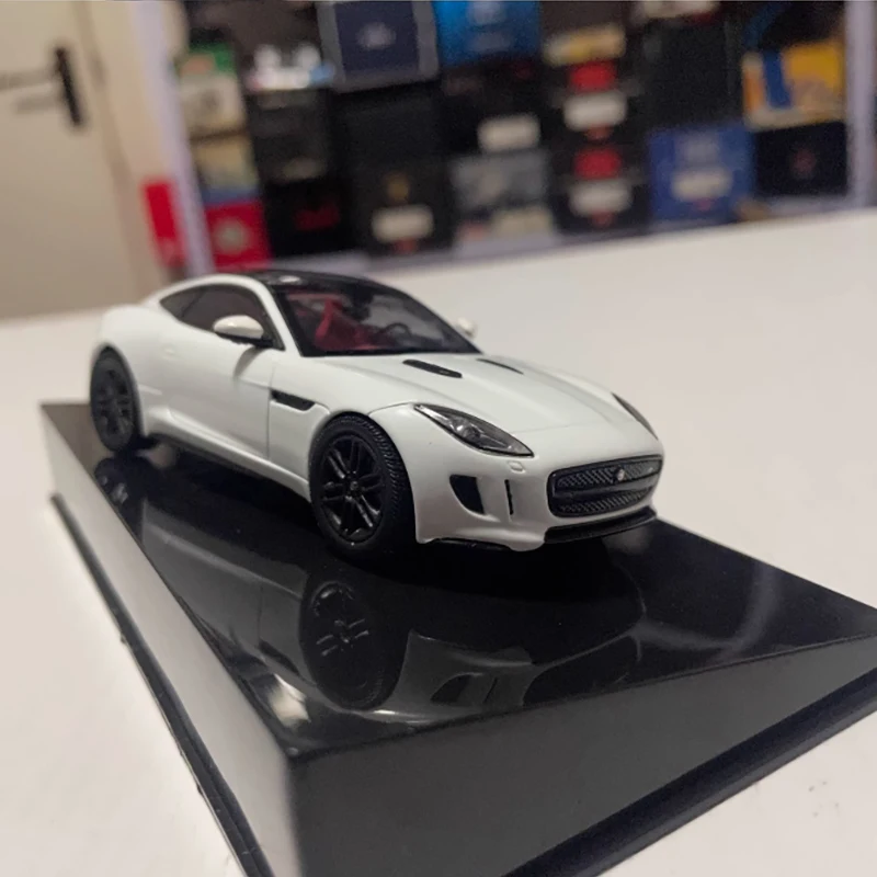 Jaguar F-TYPE Coupe R 1:43 Diecast Model 4 Jaguar F-TYPE Coupe R 1:43 Diecast Model - Image 4