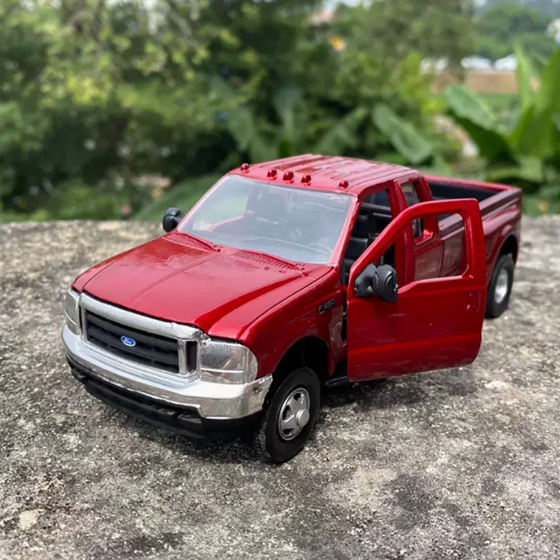 1/32 Scale Red Diecast Pickup Truck Model 3 1/32 Scale Red Diecast Pickup Truck Model - Image 3