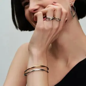 Two-Tone Stainless Steel Women's Ring 9 Sc80e4b0da79949e49be22f8e9426a201t