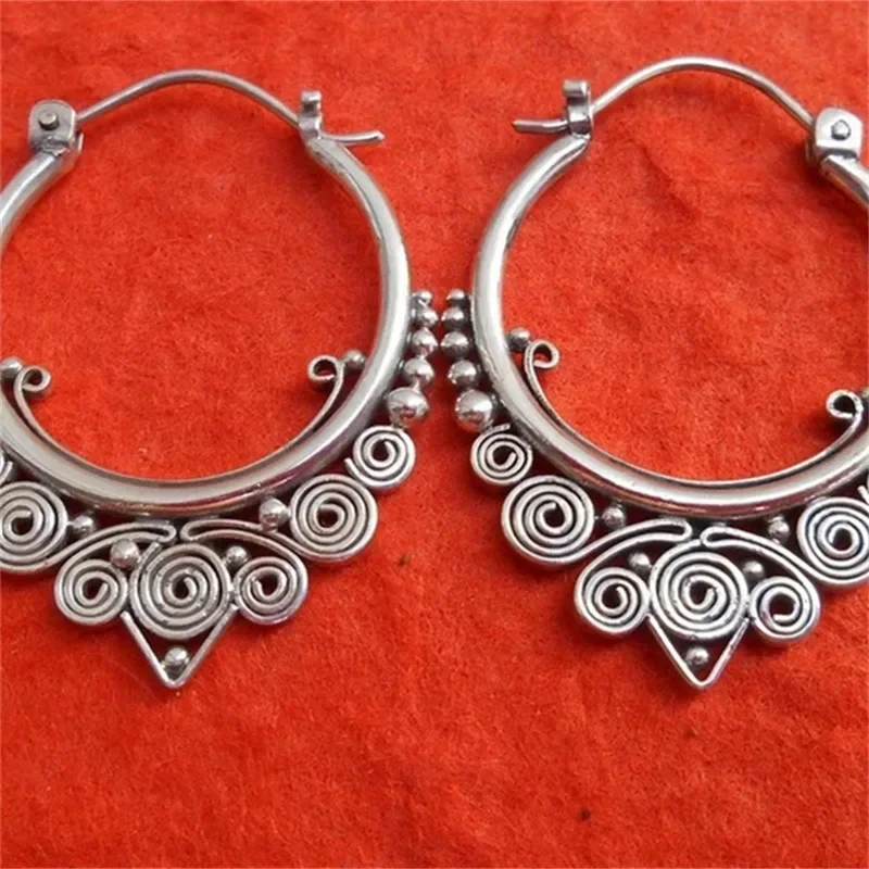 Vintage Silver Spiral Hoop Earrings 5 Vintage Silver Spiral Hoop Earrings - Image 5