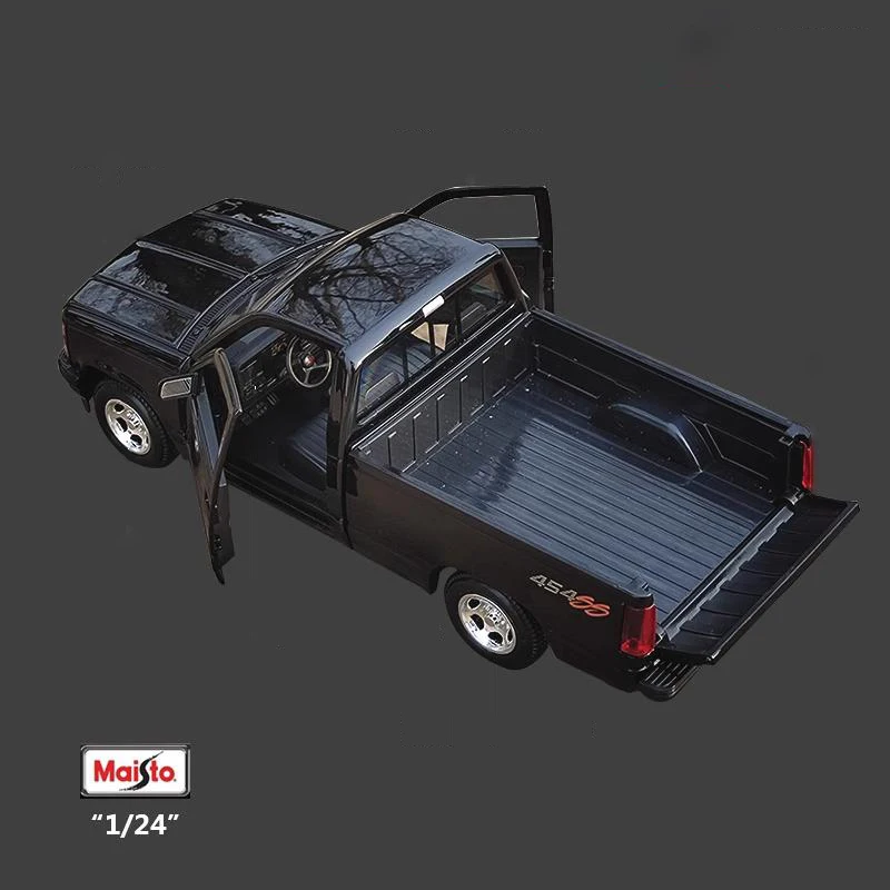 Chevrolet 454 SS 1993 Diecast Model 1:24 Scale 3 Chevrolet 454 SS 1993 Diecast Model 1:24 Scale - Image 3