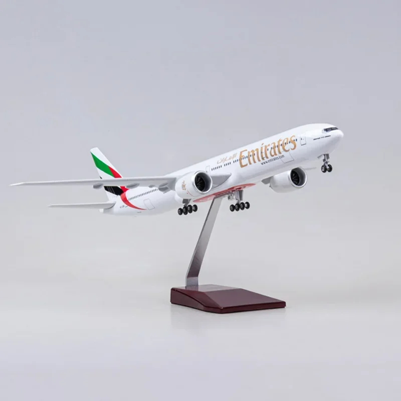 Boeing 777 Dreamliner 1/157 Scale Model 5 Boeing 777 Dreamliner 1/157 Scale Model - Image 5