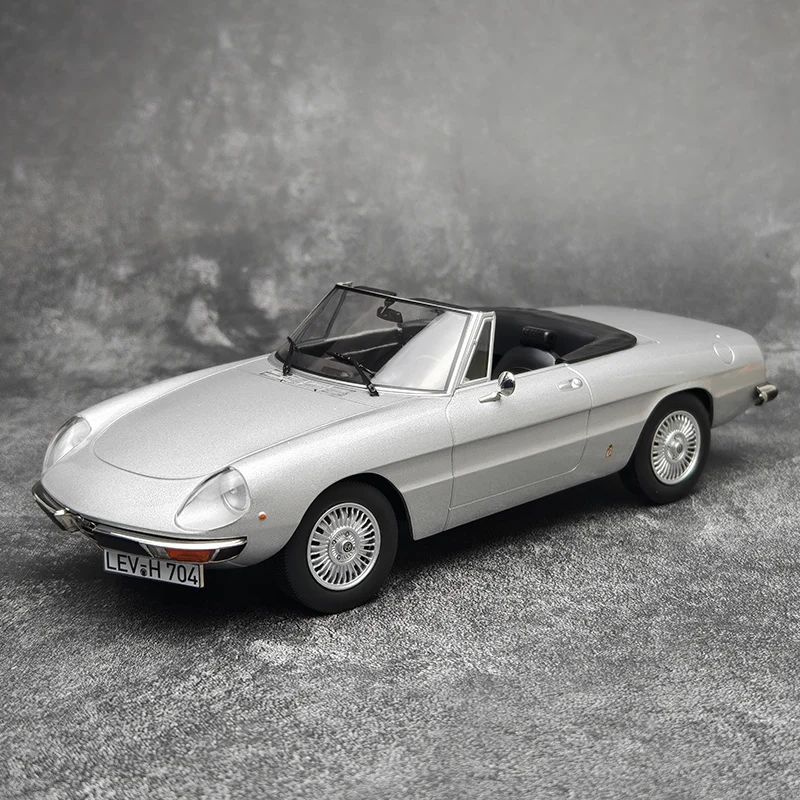 1978 Alfa Romeo 2000 Spider Diecast Model 1:18 7 1978 Alfa Romeo 2000 Spider Diecast Model 1:18 - Image 7