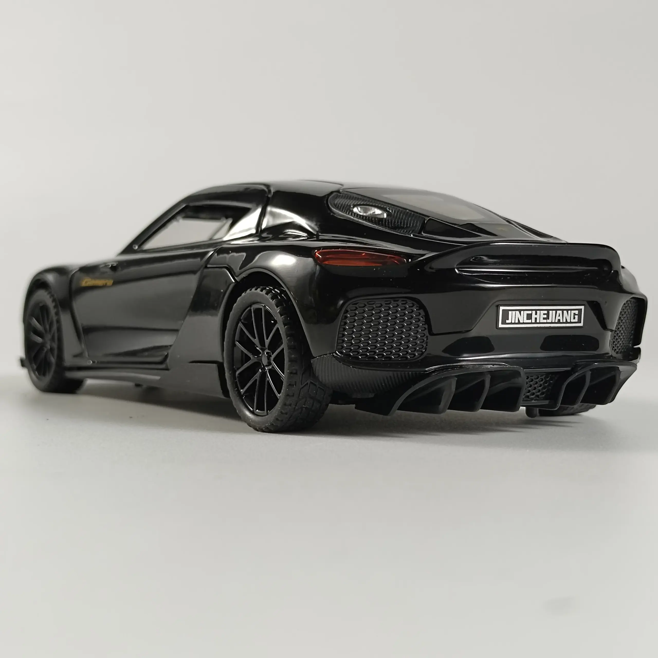 1:24 Scale Diecast Supercar Model 2 1:24 Scale Diecast Supercar Model - Image 2