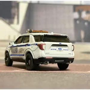 NYPD Ford Police SUV Diecast Model 1:64 Scale 8 Sc8d4c734278a4e65877ea76495d62207B 1