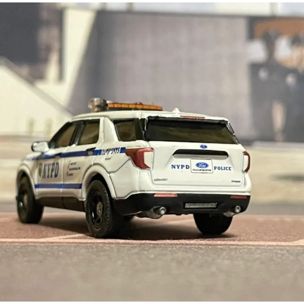 NYPD Ford Police SUV Diecast Model 1:64 Scale 2 NYPD Ford Police SUV Diecast Model 1:64 Scale - Image 2