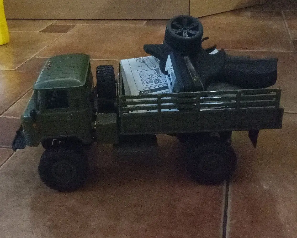 1:16 Scale Military RC Truck for Outdoors 2 1:16 Scale Military RC Truck for Outdoors - Image 2