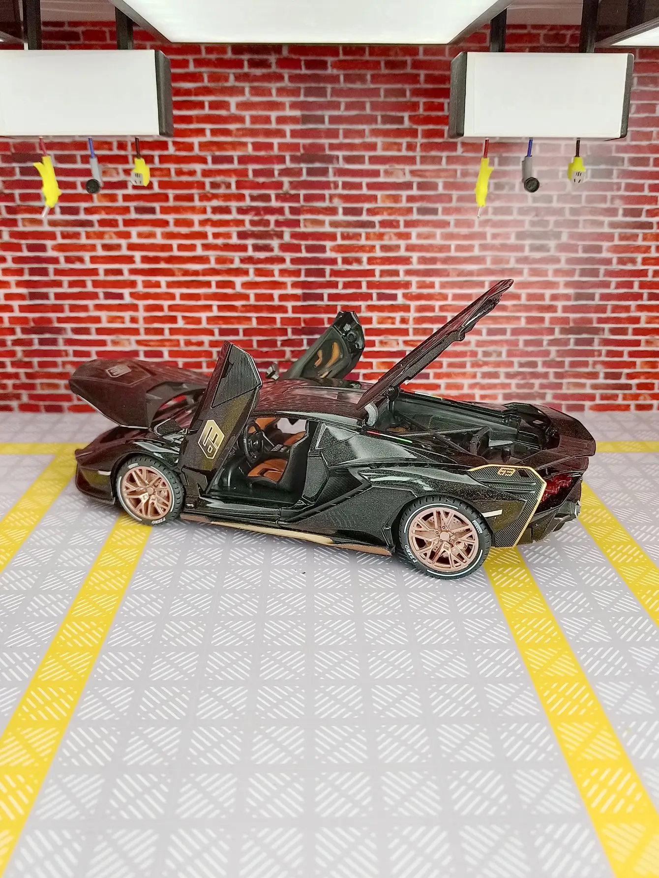 1:24 Lamborghini Sian Alloy Model Car 6 1:24 Lamborghini Sian Alloy Model Car - Image 6