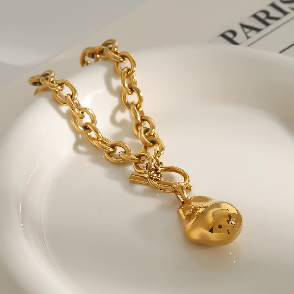 Elegant Gold-Toned Stainless Steel Bracelet 4 Elegant Gold-Toned Stainless Steel Bracelet - Image 4