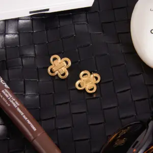 Sc93c87250ec44daa831442233354c582e