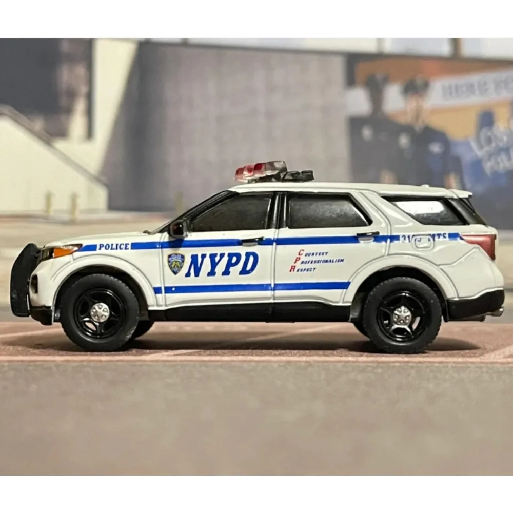 NYPD Ford Police SUV Diecast Model 1:64 Scale 5 NYPD Ford Police SUV Diecast Model 1:64 Scale - Image 5