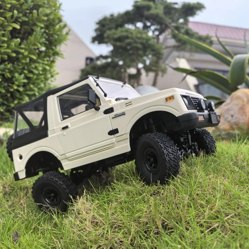 Suzuki Jimny 1:10 Scale RC Car 2 Suzuki Jimny 1:10 Scale RC Car - Image 2