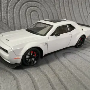 1/24 Scale Dodge Challenger SRT Hellcat Model 19 Scaf5d789e7fc4d5bb845cc62c8f61b1ar