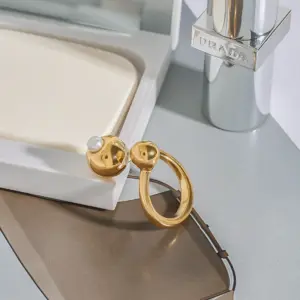 Scbbf3d14e6ce422586588c5165558819d