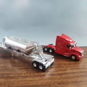 Peterbilt 579 Tanker Model, 1:87 Scale