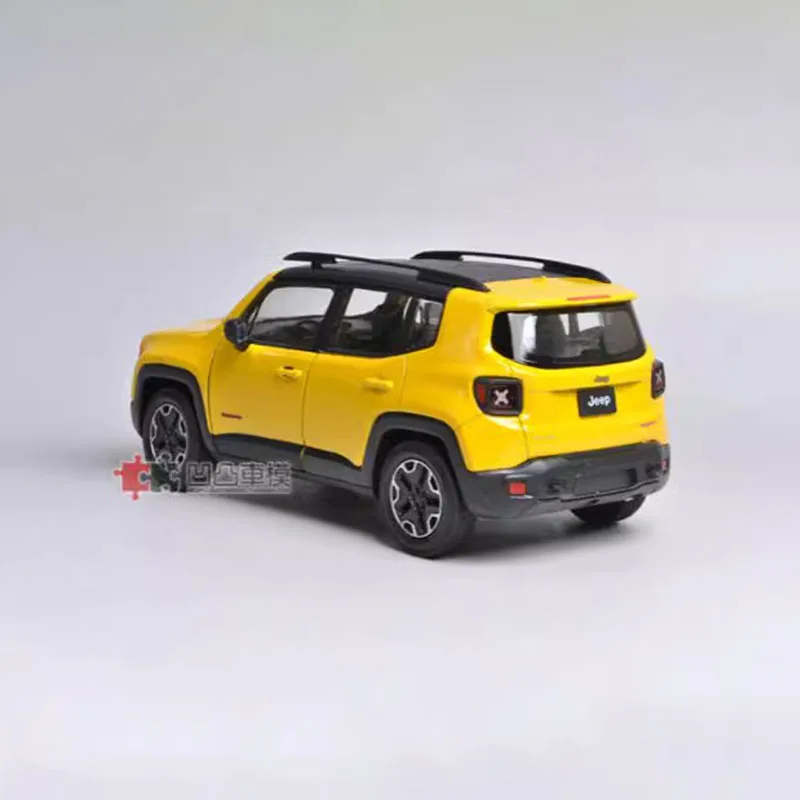 Orange 1:24 Renegade Trailhawk Diecast Model 5 Orange 1:24 Renegade Trailhawk Diecast Model - Image 5