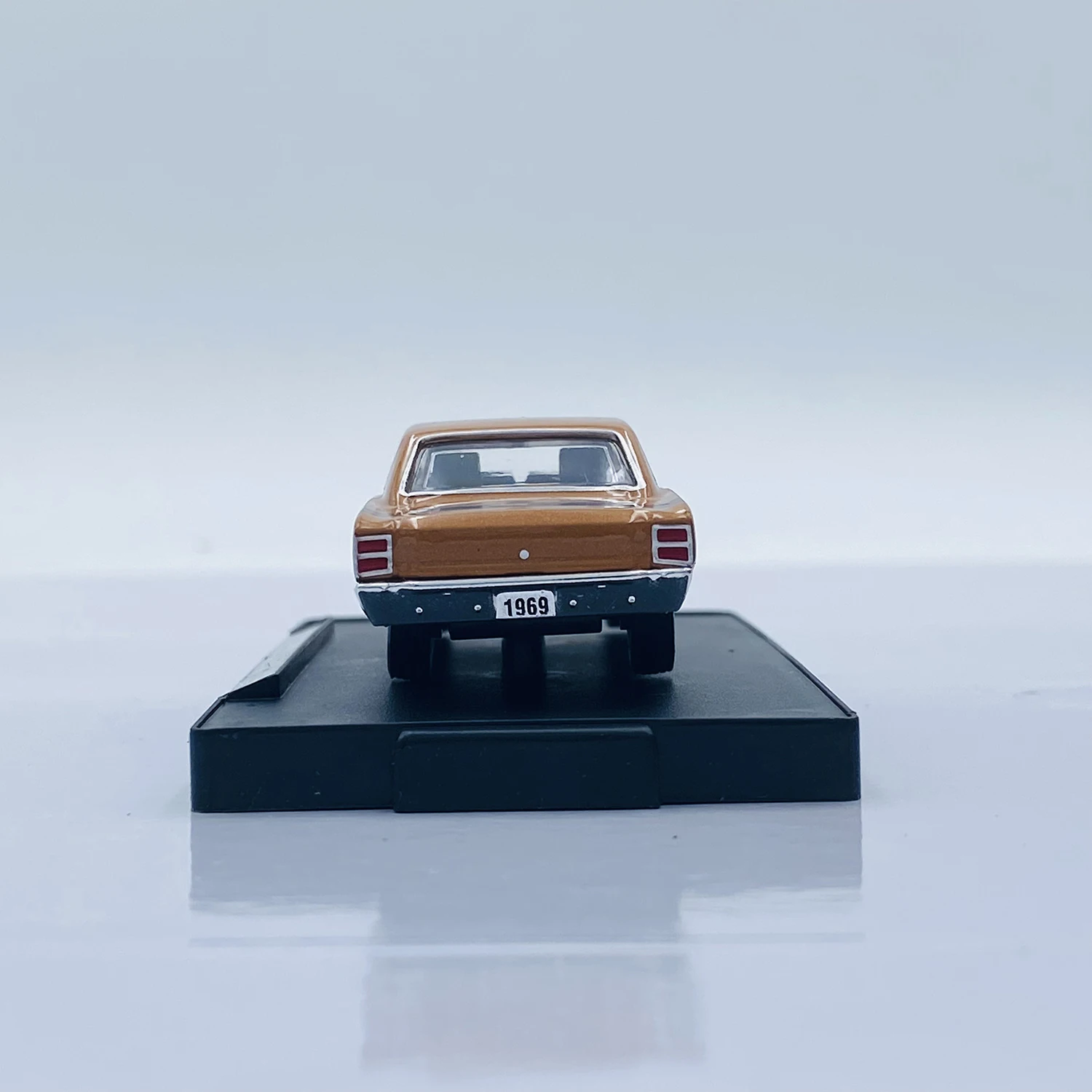 1969 Dodge Dart Swinger 340 Diecast Model 5 1969 Dodge Dart Swinger 340 Diecast Model - Image 5