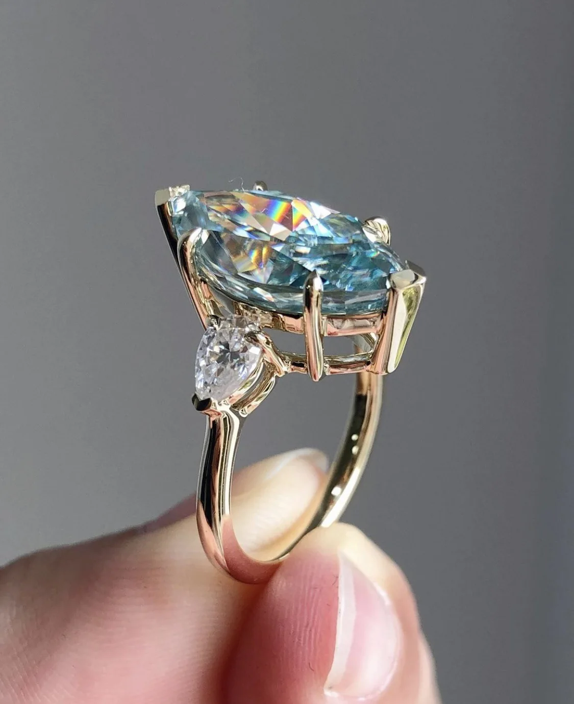 Waterdrop-Shape Blue Iridescent Cocktail Ring 5 Waterdrop-Shape Blue Iridescent Cocktail Ring - Image 5