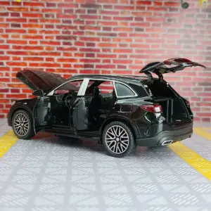 Mercedes-Benz GLC400 1:32 Diecast Model Car 17 Sce35e3af71af4a7a98f0afbc79222883T