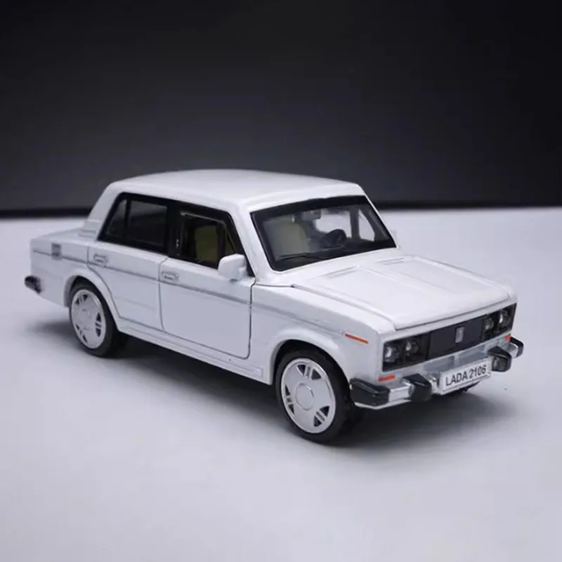 Red Diecast Lada 2106 Model - 1/32 Scale 4 Red Diecast Lada 2106 Model - 1/32 Scale - Image 4