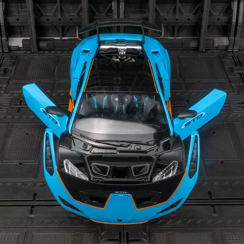 Vivid Blue Lamborghini Huracan STO 1:18 Model 4 Vivid Blue Lamborghini Huracan STO 1:18 Model - Image 4