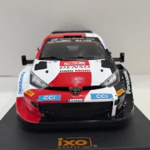 1:18 White Diecast Racing Car Model 8 Sce8c0fe505f7464e82d710c866871bfan