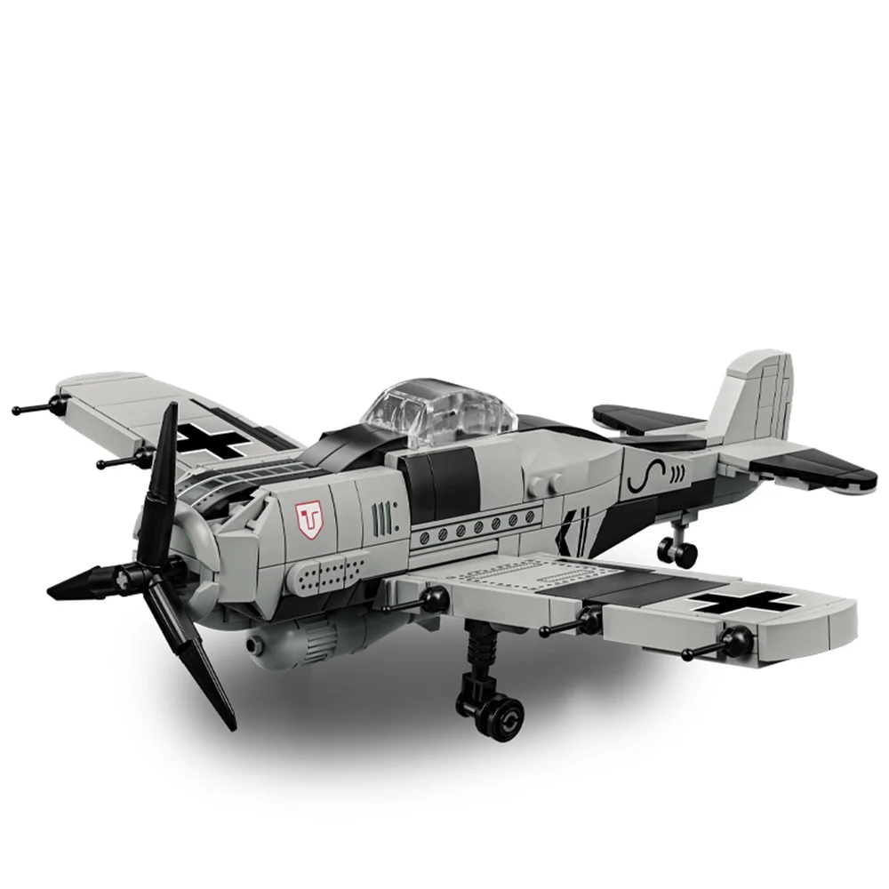 WWII Military Vehicle Model Set with Trailer 8 WWII Military Vehicle Model Set with Trailer - Image 8