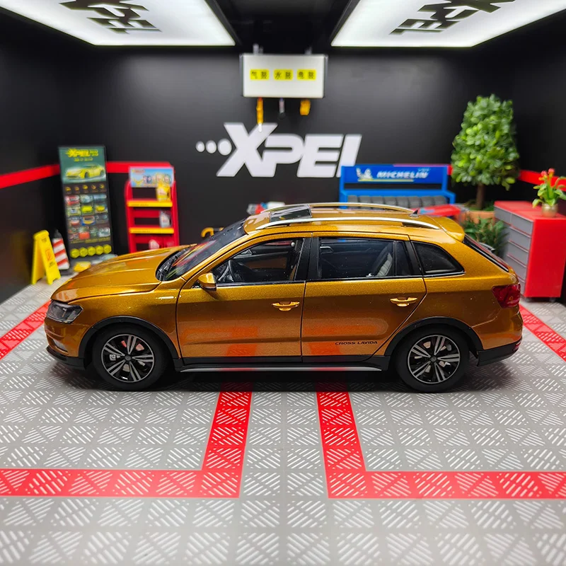 Gold Volkswagen Lavida 1:18 Scale Diecast Model 4 Gold Volkswagen Lavida 1:18 Scale Diecast Model - Image 4