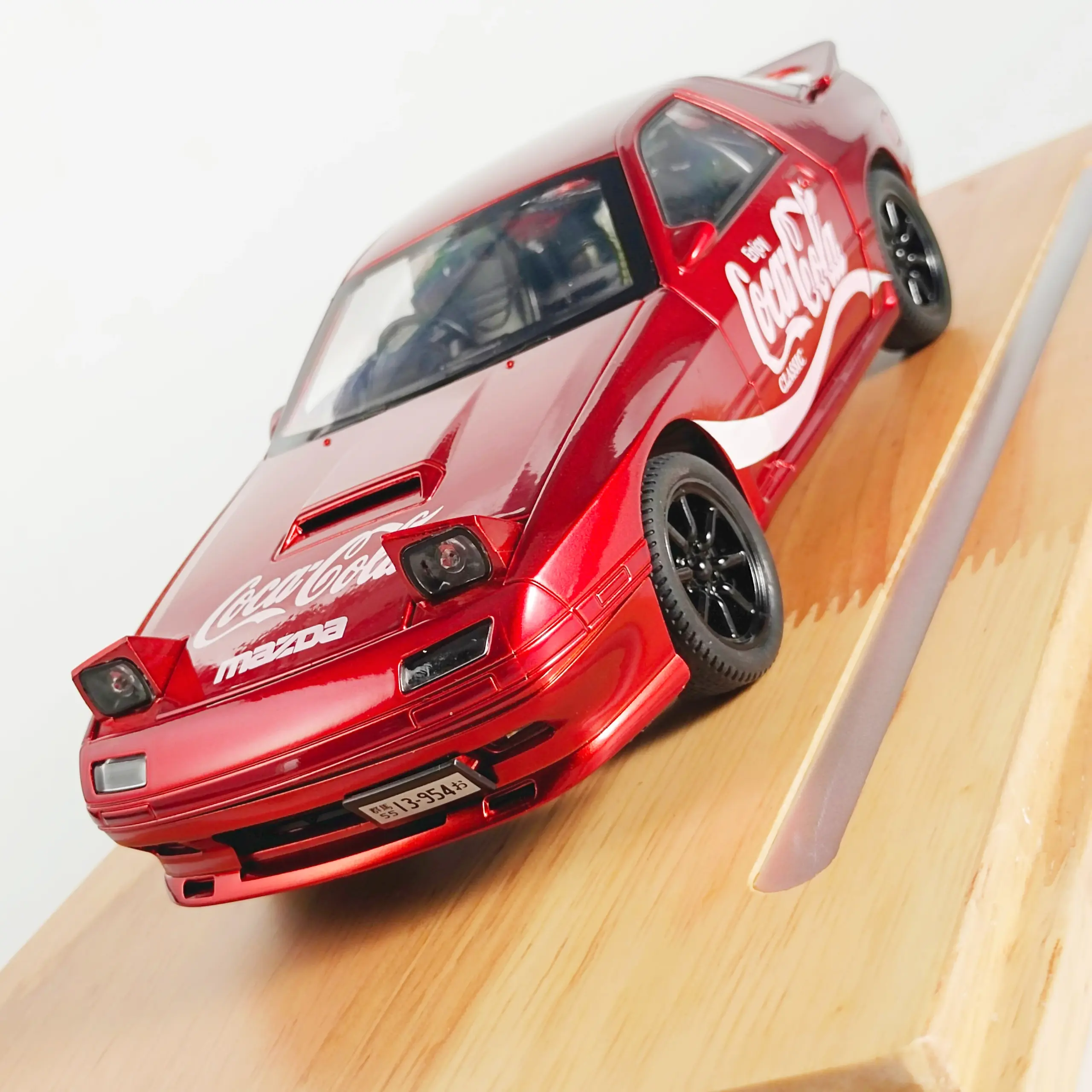 Vibrant 1:24 Coca Cola BMW M3 E30 Diecast Model 3 Vibrant 1:24 Coca Cola BMW M3 E30 Diecast Model - Image 3