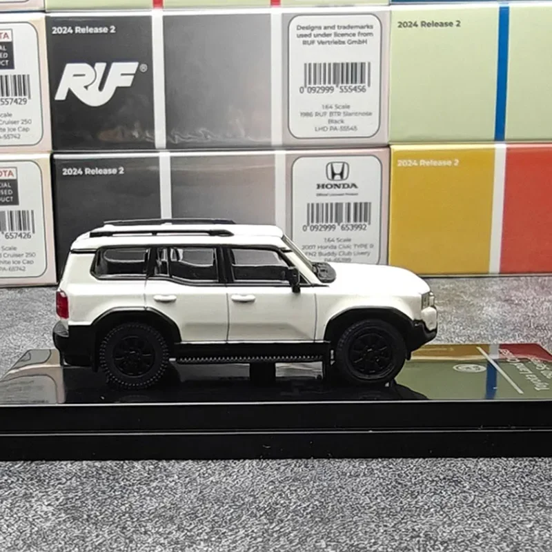 1:64 Scale 2024 Land Cruiser 250 Model 6 1:64 Scale 2024 Land Cruiser 250 Model - Image 6