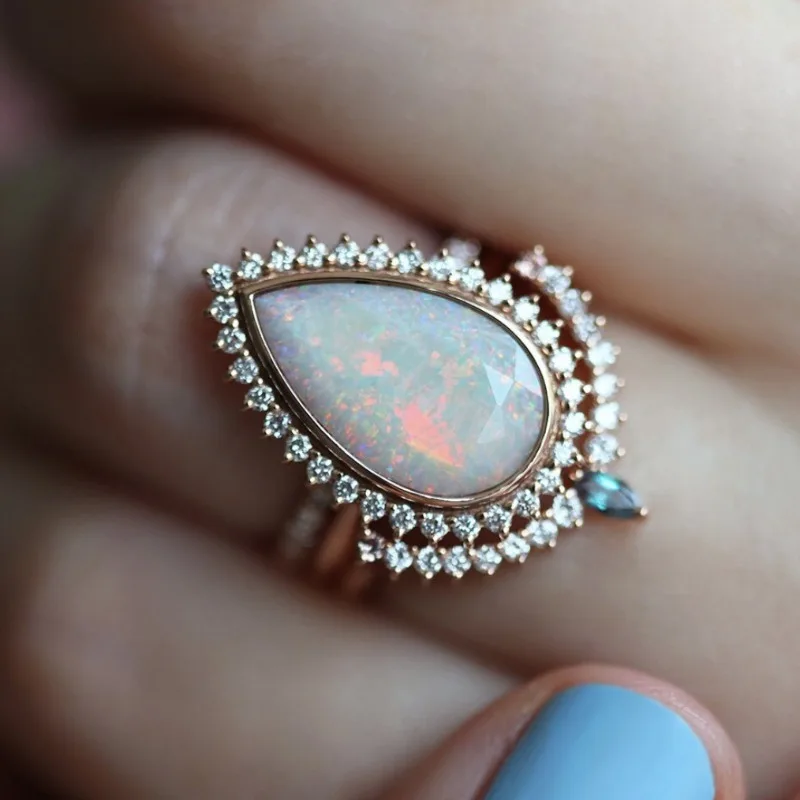 Waterdrop-Shaped Zircon Women's Ring in Silver or Gold 2 Waterdrop-Shaped Zircon Women's Ring in Silver or Gold - Image 2