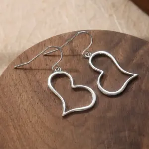 Silver Geometric Heart Earrings for Women 9 Sd0484a79173340518750a8e3e90176cdm