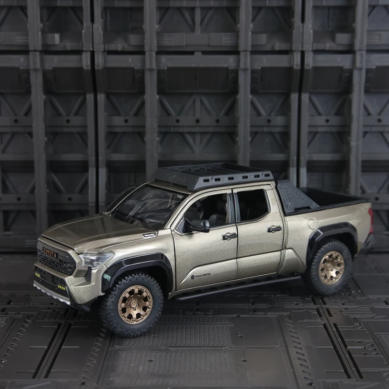 1:24 Diecast Toyota Tacoma City Edition Model 2 1:24 Diecast Toyota Tacoma City Edition Model - Image 2