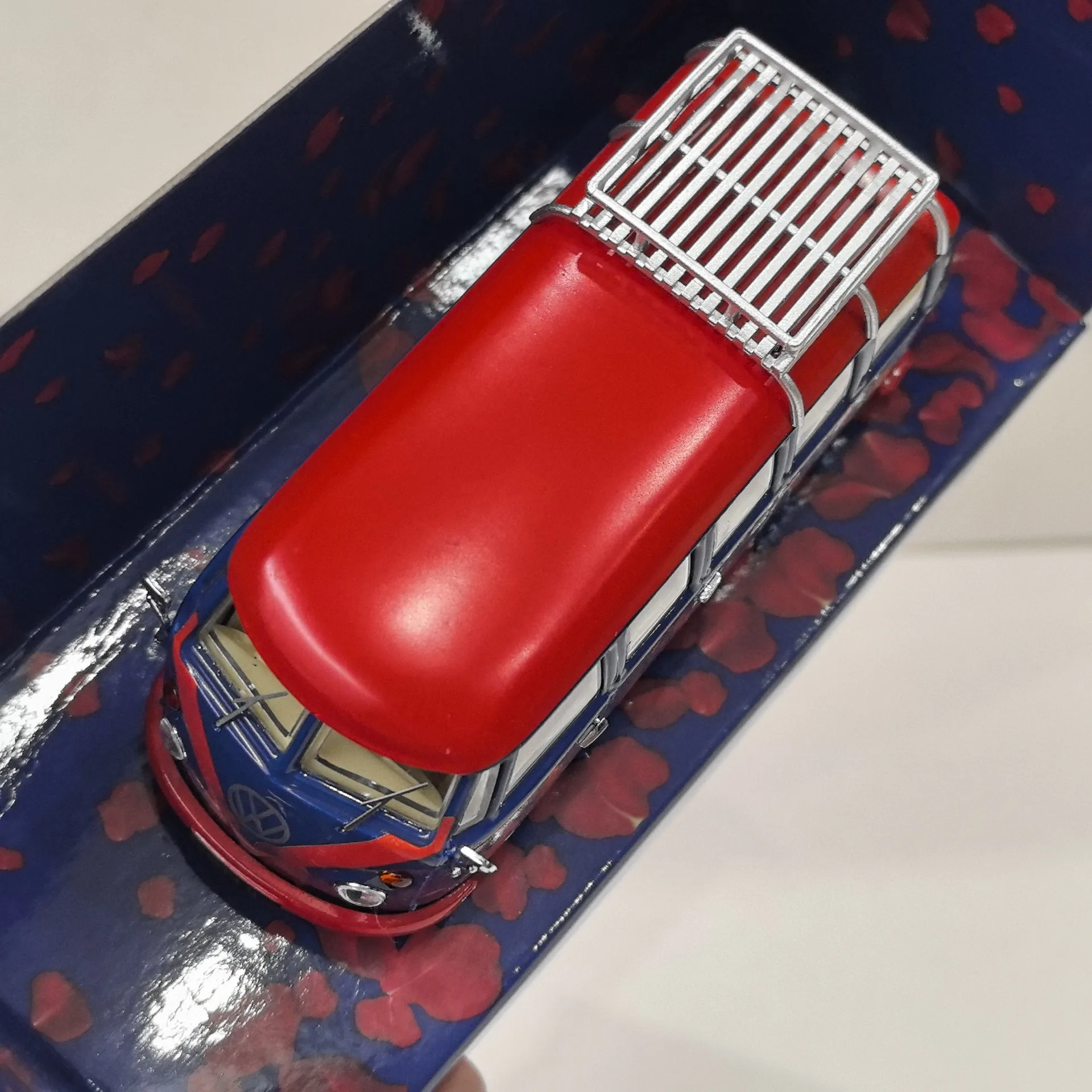 Vintage T1 Bus Model 1:43 Scale Collectible 5 Vintage T1 Bus Model 1:43 Scale Collectible - Image 5