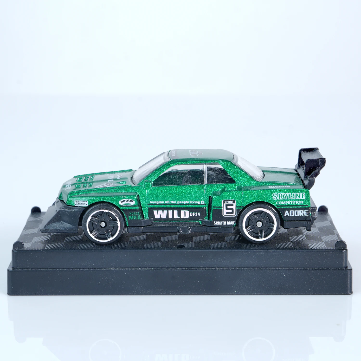 Vibrant Green 1:64 Die-Cast Race Car Model 2 Vibrant Green 1:64 Die-Cast Race Car Model - Image 2