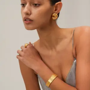 Sd18b3e124722434fa1b26dd6df51ef60f