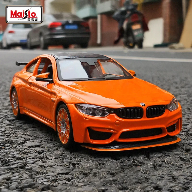 1:24 Scale BMW M4 GTS Diecast Model 4 1:24 Scale BMW M4 GTS Diecast Model - Image 4