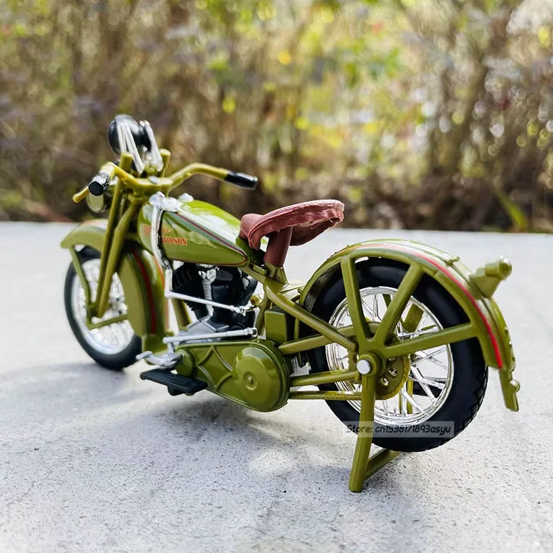 Vintage Harley-Davidson JDH Twin Cam 1:18 Diecast Model 5 Vintage Harley-Davidson JDH Twin Cam 1:18 Diecast Model - Image 5