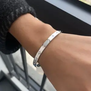 Sd2d3a5c21022414580f710669d6d1720g