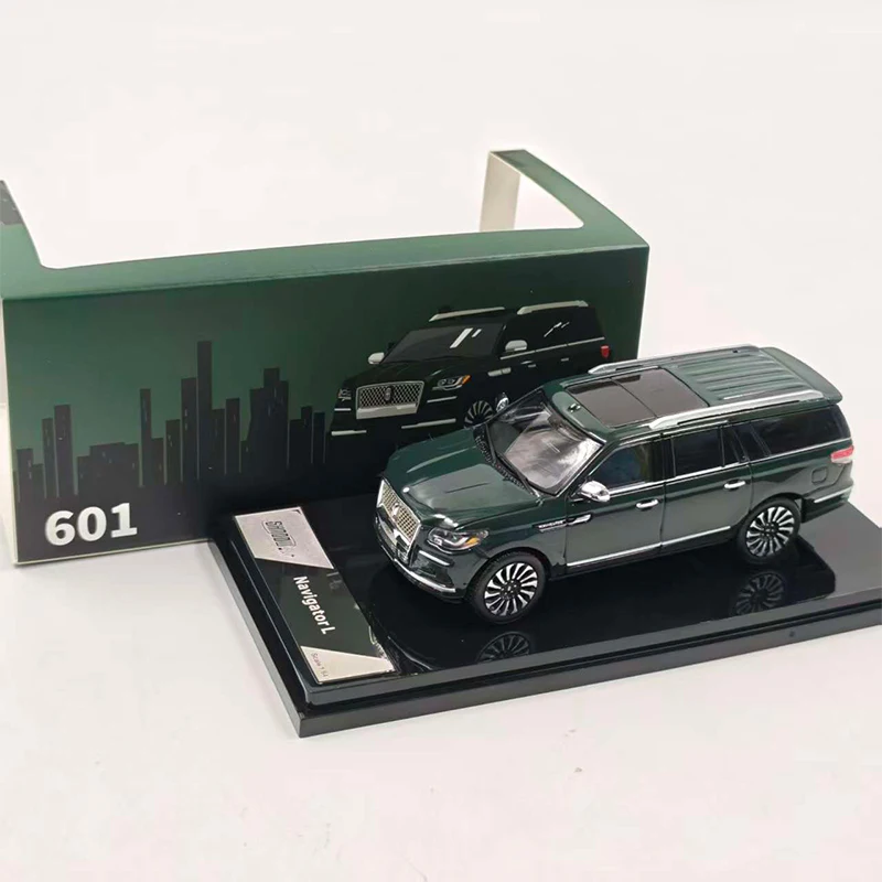 Shadow Diecast Lincoln Navigator Model in 1:64 7 Shadow Diecast Lincoln Navigator Model in 1:64 - Image 7