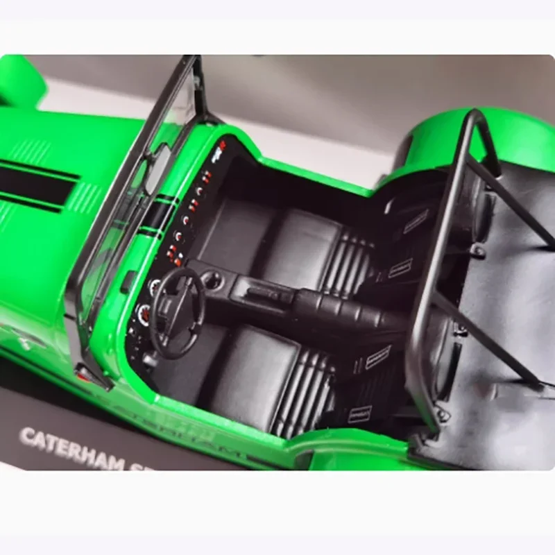 Green 1/18 Scale Diecast Model Car 5 Green 1/18 Scale Diecast Model Car - Image 5