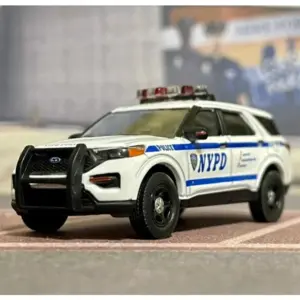 NYPD Ford Police SUV Diecast Model 1:64 Scale 10 Sd4b7e0648f4b4988af2991d3c8b1a9983 1